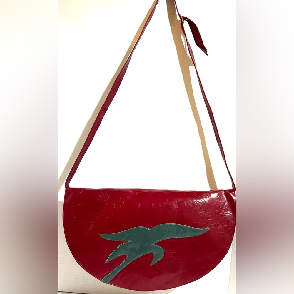 Vintage Red Crossbody Bag with Green Detail - Picture 4 of 5